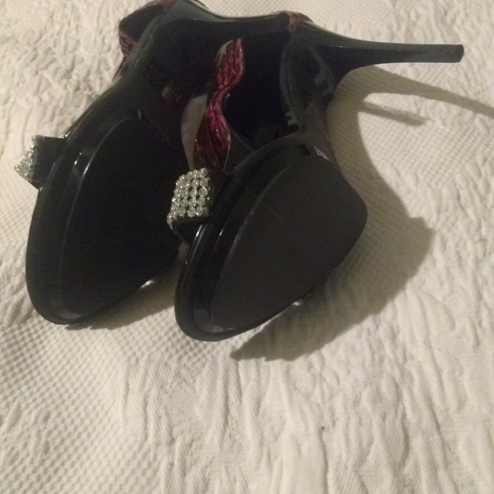 Shoes - Picture 3 of 5